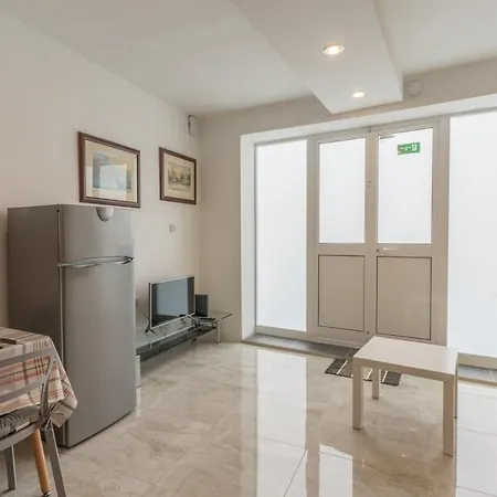 Apartment Lovely In Malta